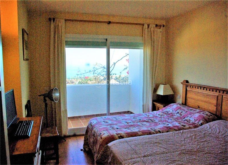 Foto ed3c29cd-86d5-4ed9-b4da-b6e682085ff8. Apartament amb piscina a Calahonda Mijas
