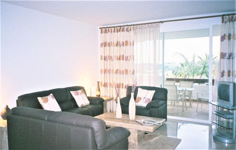 Foto 940ed88f-4bf3-4003-a335-f599d10d28ec. Piccolo appartamento con piscina in Las Brisas Marbella