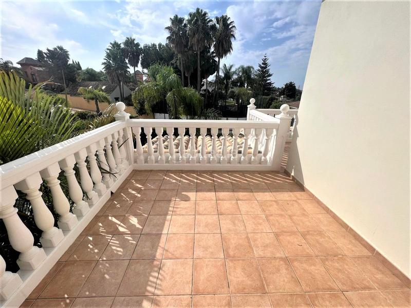Foto fa96a568-d460-4da2-8dd8-036e73e82cbe. Casa hermosa villa a solo 5 minutos de las playas. en Mijas