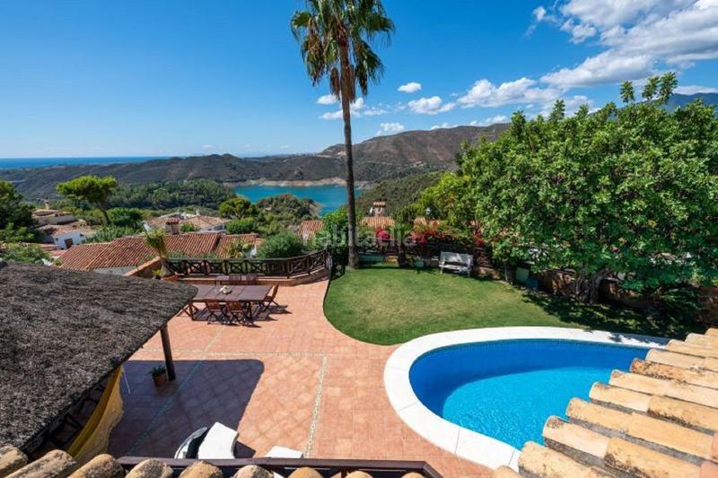Foto 1bd3e34a-b1ac-4186-96f7-3b267bc0260b. Casa vistas al mar, al lago y a la montaña desde esta villa de lujo. en Istán