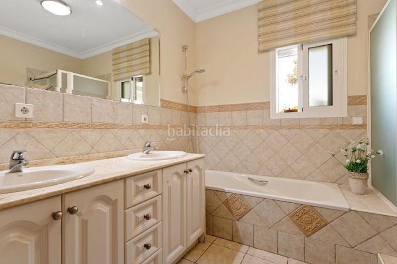 Foto 402e8e58-38af-490a-afe5-89ba1f085d95. Casa vistas al mar, al lago y a la montaña desde esta villa de lujo. en Istán