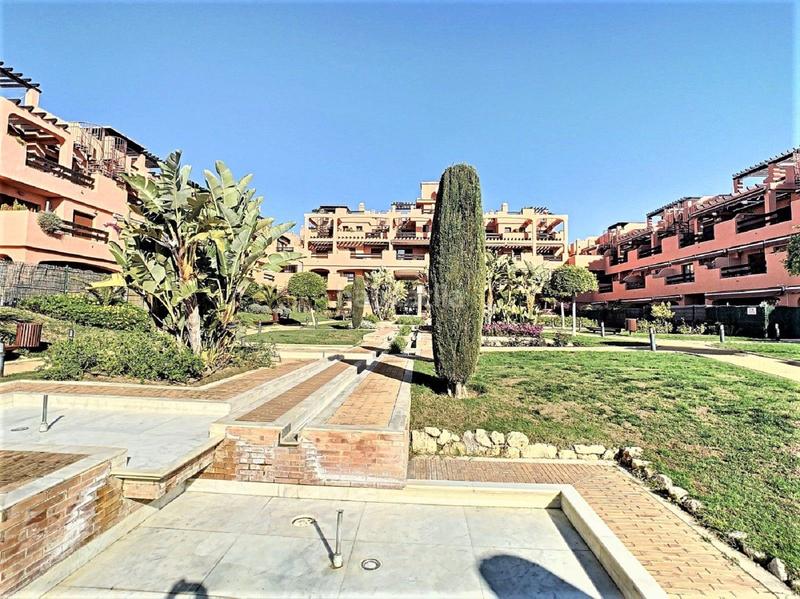 Foto 4ddb825d-637c-4564-a080-a55b1197b0d9. Apartamento  junto a la playa en excelente estado con jardín privado. en Estepona