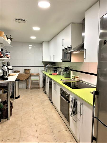 Foto 7be2e805-95b7-41f7-b48a-b2f254ee34ea. Apartamento  junto a la playa en excelente estado con jardín privado. en Estepona