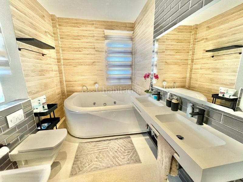 Foto 679954c7-9b31-400e-b959-dad866fe6be2. Casa amb aparcament piscina a Calahonda Mijas