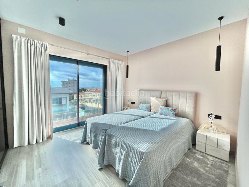 Foto cf95025f-3f54-4c33-bd23-d9c55bad1db6. Casa amb aparcament piscina a Calahonda Mijas
