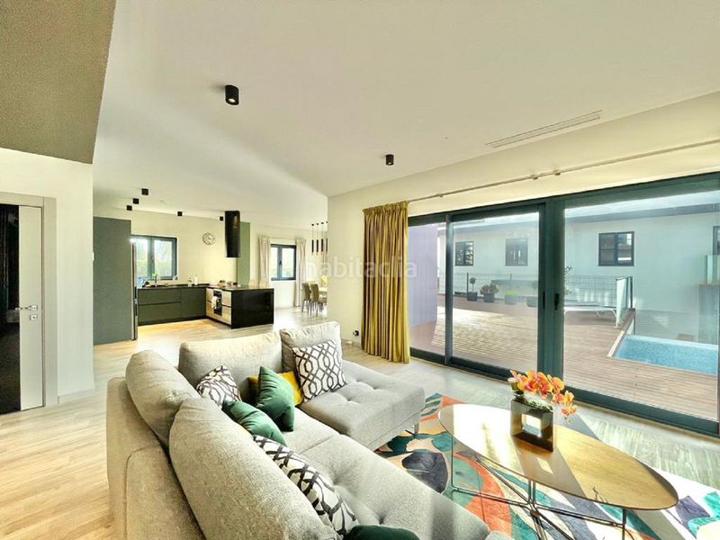 Foto e081a234-4b62-44ae-b3fa-4a2512307e31. Casa amb aparcament piscina a Calahonda Mijas