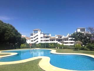Appartement à Calahonda. Apartamento de 2 habitaciones y 2 baños en la parte baja de cala