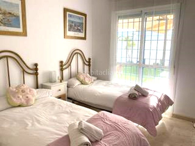 Foto 2a235b41-ef53-4c10-883d-60ef50f6053b. Apartament amb aparcament piscina a Calahonda Mijas