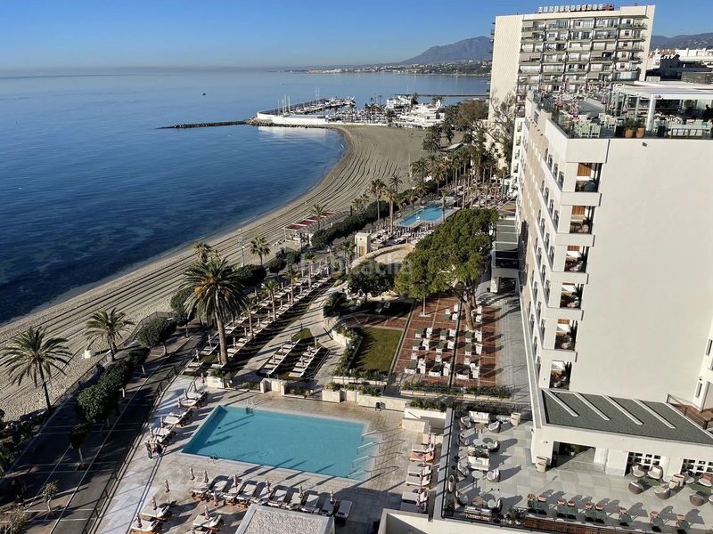 Foto cc892f29-4b7c-4836-bf97-847858de0586. Apartament amb piscina a Playa Bajadilla - Puertos Marbella