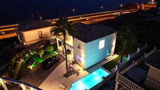 Casa en El Faro de Calaburra - Chaparral. Villa de calidad con impresionantes vistas al mar.