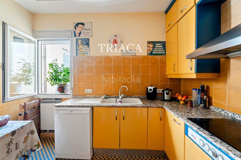 Foto e60fb44c-306d-4481-85f2-209c478c0077. Piso vivienda con balcones y gran potencial de reforma en trafalgar en Madrid