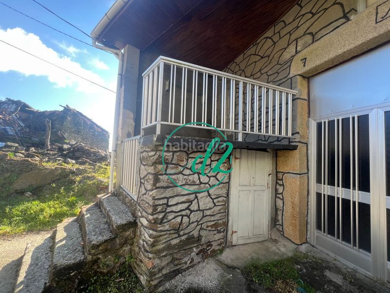 Foto 5a93c0d4-9fdb-4dd7-a81c-b6c229eb33b4. Casa aparellada amb aparcament a Maceda
