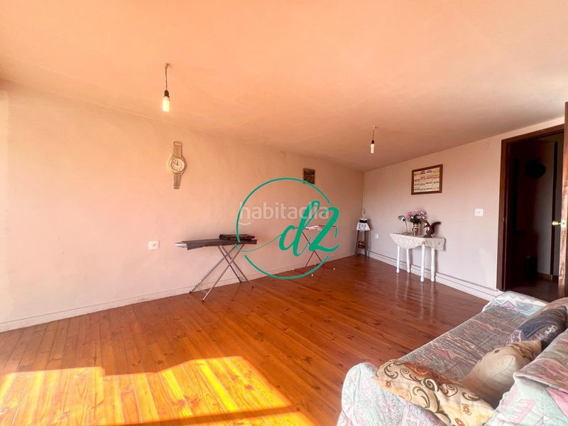 Foto 6a764315-2986-4449-b2c7-bfc4397b1b34. Casa aparellada amb aparcament a Maceda