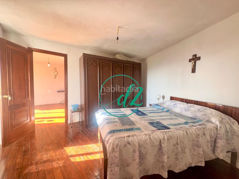 Foto 75a3a205-f38d-407d-a62d-d9d88e2369ee. Casa aparellada amb aparcament a Maceda