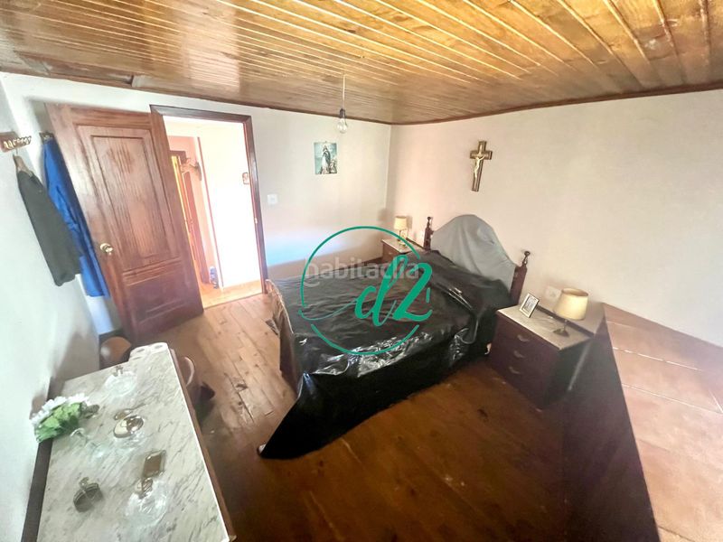 Foto d5e68c9d-ea20-42e6-bae6-0e2027f58534. Casa aparellada amb aparcament a Maceda