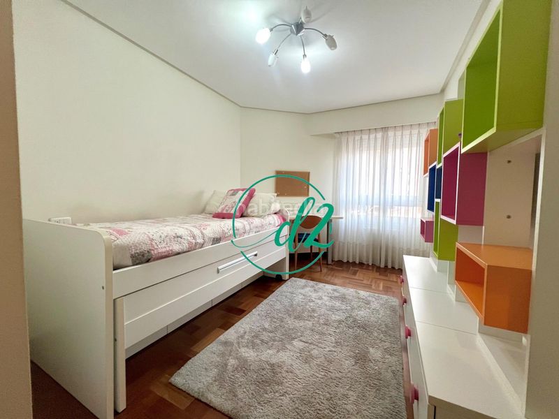 Foto ee846f0d-6c60-4d45-9843-428d1709fc0b. Rent flat with heating parking in Centro Ourense