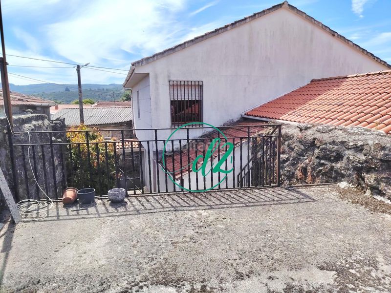 Foto 6851af58-21cb-40d8-b6f9-bf1e59b5db7a. Casa amb aparcament a Lobeira