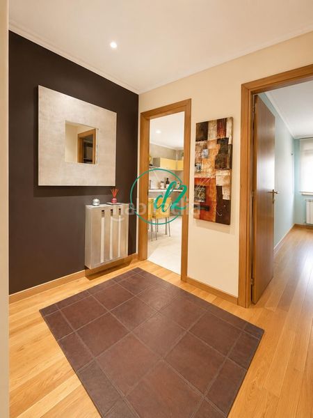 Foto 547579a9-f227-4056-b5da-58b55854ed7a. Duplex con riscaldamento parcheggio in Universidad Ourense
