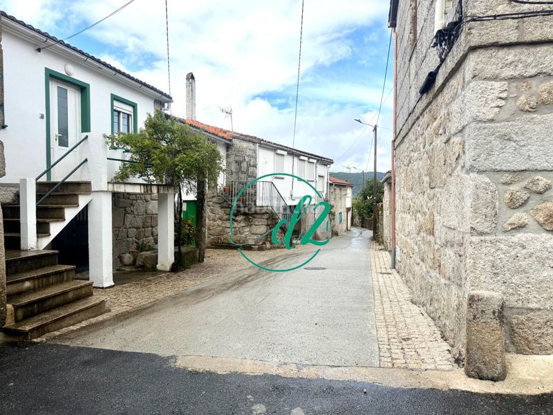 Foto 3199ee83-753e-49e1-bb84-762615b0c403. Casa amb aparcament a Lobios