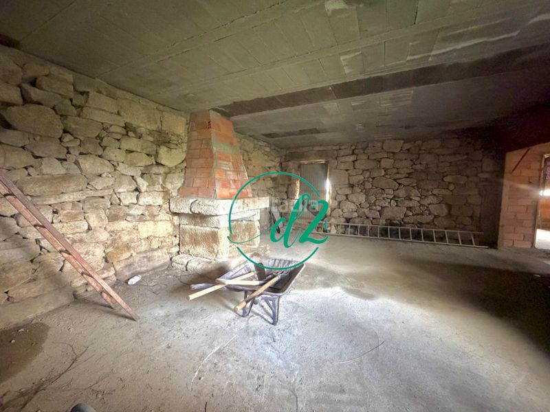 Foto 6a0384f0-a9d5-446e-87ea-e8c5218a3720. Casa amb aparcament a Lobios