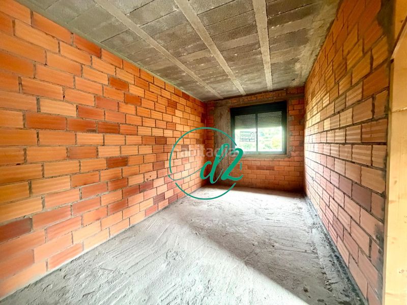 Foto 96bc7711-55b2-4596-9189-0d04a3f86227. Casa amb aparcament a Lobios