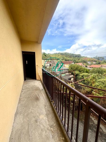 Foto e789559b-a0f2-4bf6-b87d-d60891205be9. Casa amb aparcament a Lobios