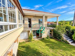 Doppelhaus in San Cibrao das Viñas. Casa de piedra con 250mde parcela cerrada a 15 min de ourense. r