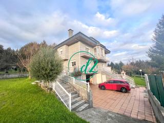 Xalet a Coles. Se vende amplio chalet con piscina y 1500m parcela cerrada a esc