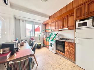 Location Appartement à A Carballeira. Se alquila piso completamente exterior a estudiantes en a carbal