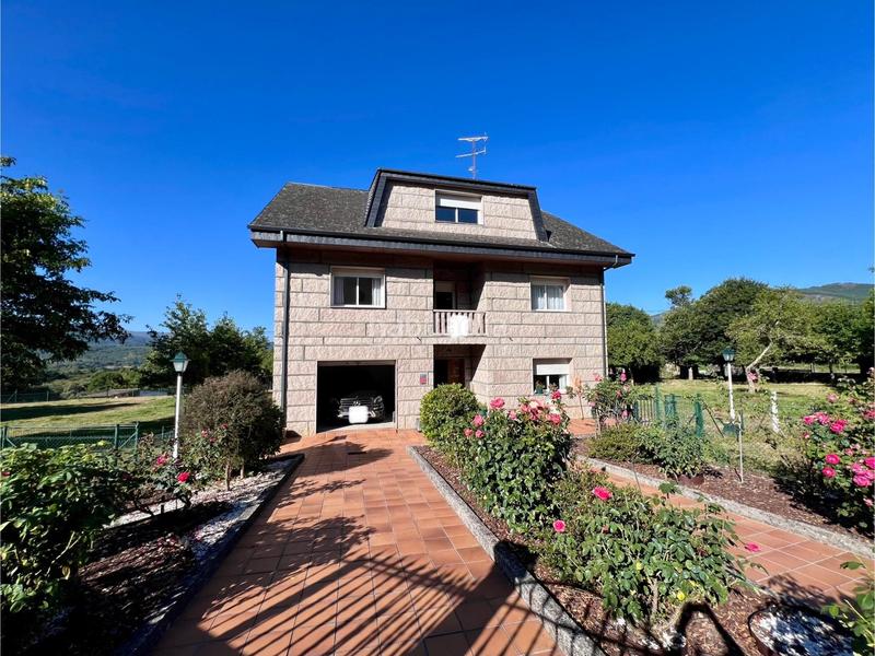 Foto 5138d191-bd37-4d52-a310-ac10baefc540. Casa amb calefacció aparcament a Bande