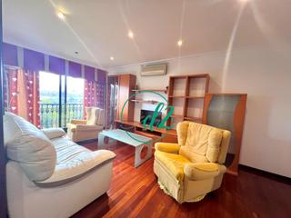 Pis a Mariñamansa. Se vende acogedor piso con plaza de garaje cerrada y bodega en m