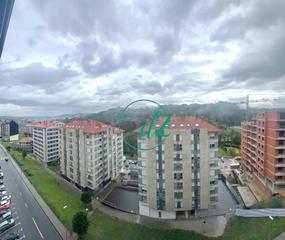 Piso en Barbadás. Se vende piso seminuevo completamente exterior con garaje y bode