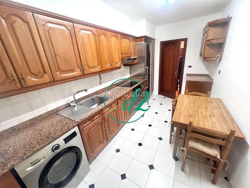 Foto 2a2de0ce-a1fc-4120-8623-fa41bcd9d772. Miete etagenwohnung mit heizung parking in Residencia Ourense