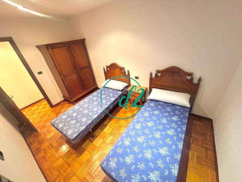 Foto a2c3093a-cedf-47af-9040-440f3e9d9f2e. Rent flat with heating parking in Residencia Ourense