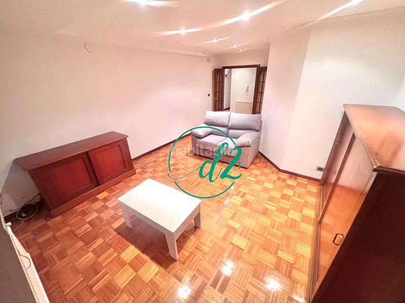 Foto cfe865ee-2660-4a6b-8c81-f0fd943bc6db. Rent flat with heating parking in Residencia Ourense