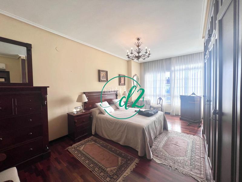 Foto ca8604a1-aa2a-42a5-a9be-c068a17d42cb. Flat with heating in Centro Ourense