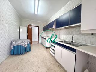 Etagenwohnung in San Rosendo. Se vende amplio y luminoso piso a reformar a escasos metros de l