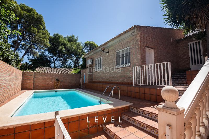 Foto 28ef8c72-b66f-400b-b25e-763347c406a5. Xalet amb calefacció piscina a Zona Avenida Alta - Auditorio Torrent