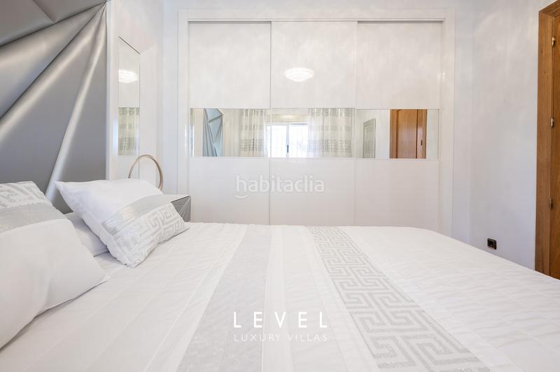 Foto 81cdfcc6-ffc7-4429-a257-1f70429d6177. Xalet amb calefacció piscina a Zona Avenida Alta - Auditorio Torrent