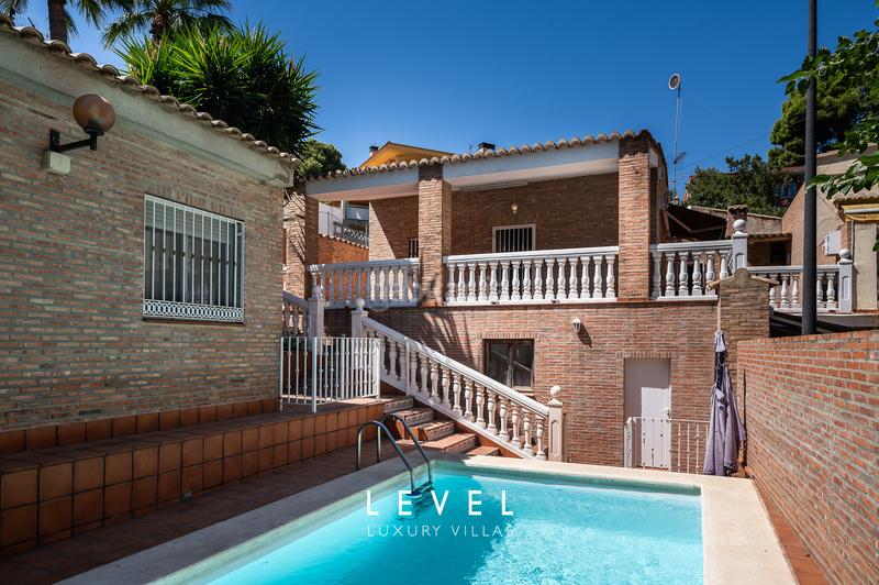 Foto 8b49da8b-425b-4f8d-89e6-1dd2eb7a493f. Xalet amb calefacció piscina a Zona Avenida Alta - Auditorio Torrent