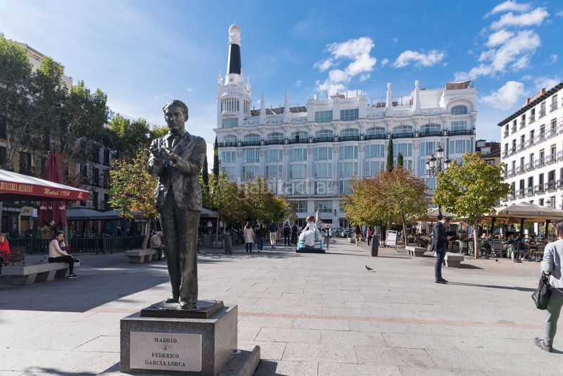 Foto d18e1669-d96b-4280-a89b-7f466011d9a2. Apartment with heating in Cortes-Huertas Madrid