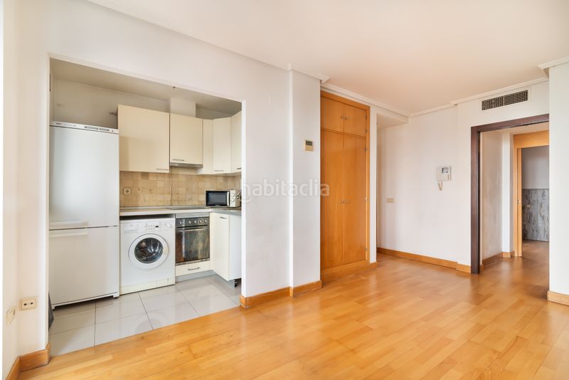 Foto 1526895f-4a8e-4671-8dae-6580594931c3. Apartament amb calefacció a Bellas Vistas Madrid