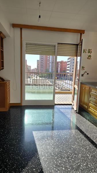 Foto afbc22ef-0c52-493d-9ad7-6f4c38b8837c. Location appartement avec parking dans Centre Mataró