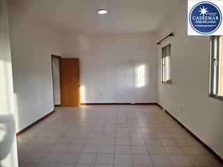 Planta baixa a Asdrúbal - Bahía Blanca. Magnífica vivienda a pie de playa en zona san felipe.