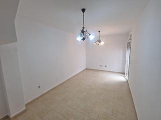 Maison jumelée à Núcleo urbano. Se vende acogedor dúplex en chiclana