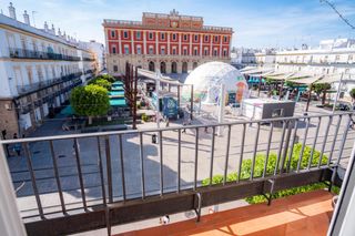 Appartement  Calle real. Luminosa y amplia vivienda en zona ayuntamiento. san fernando.