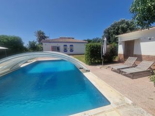 Chalet in Pelagatos - Pago del Humo. Encantador chalet con piscina en zona pago del humo, chiclana.