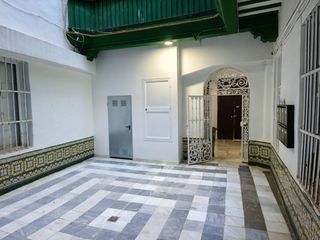 Local Comercial a Centro Histórico. Oportunidad de inversión en el corazón de cádiz