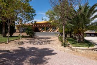 Xalet  Poligono 5. Descubre el paraíso en el corazón de sax!