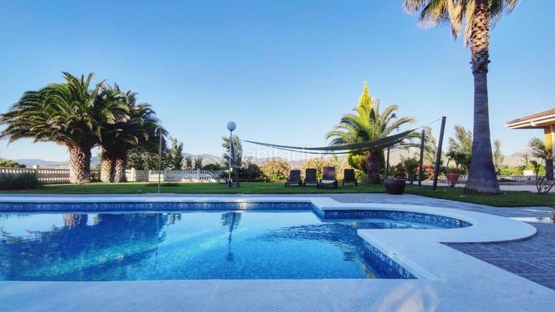 Foto 4110fa39-4923-47c9-849c-3771f4477fdc. Chalet mit heizung parking pool in San Crispín-Huerta Nueva-Estación Elda